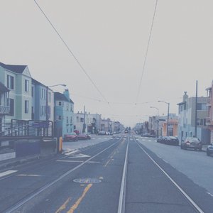 男男调教捆绑鞭打束缚塑身衣
